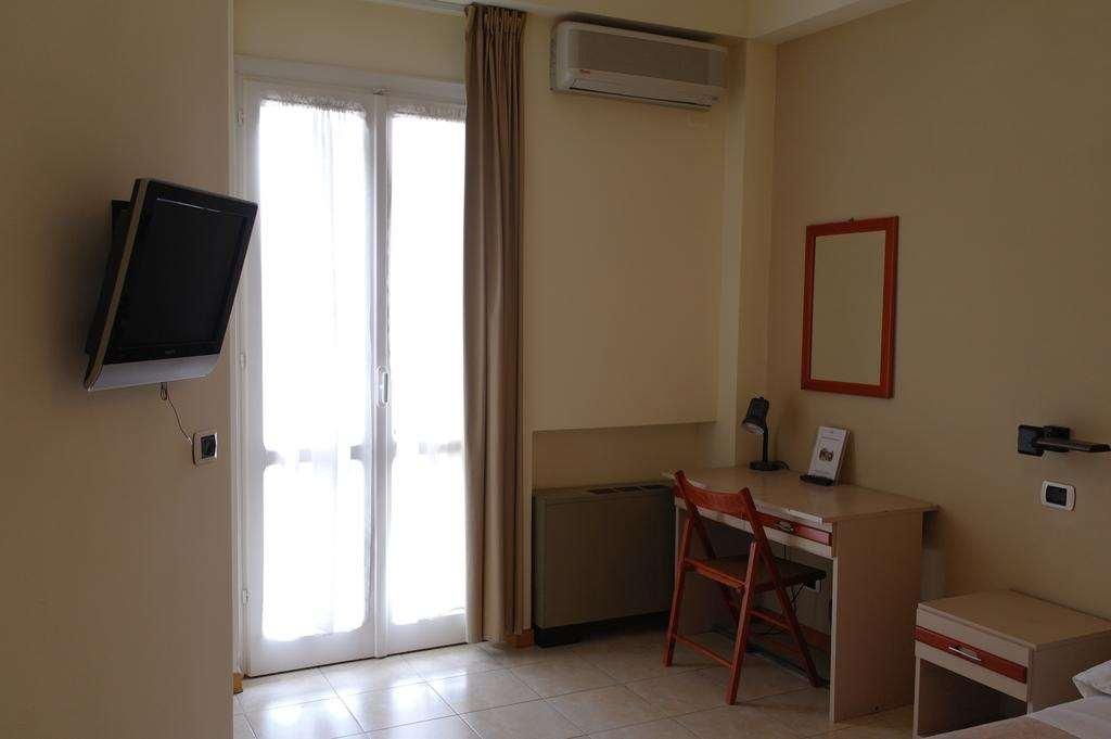 Hotel Armando' S Sulmona Rum bild